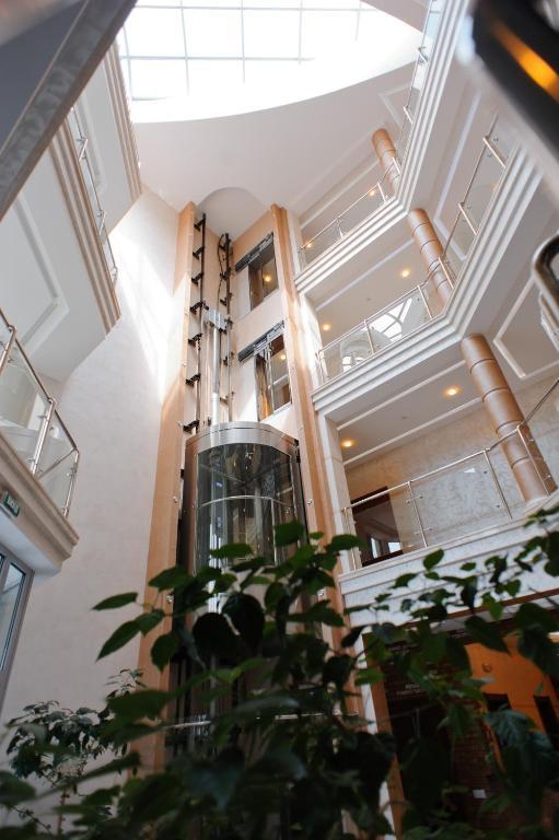 Karpaty Hotel Khust Ngoại thất bức ảnh