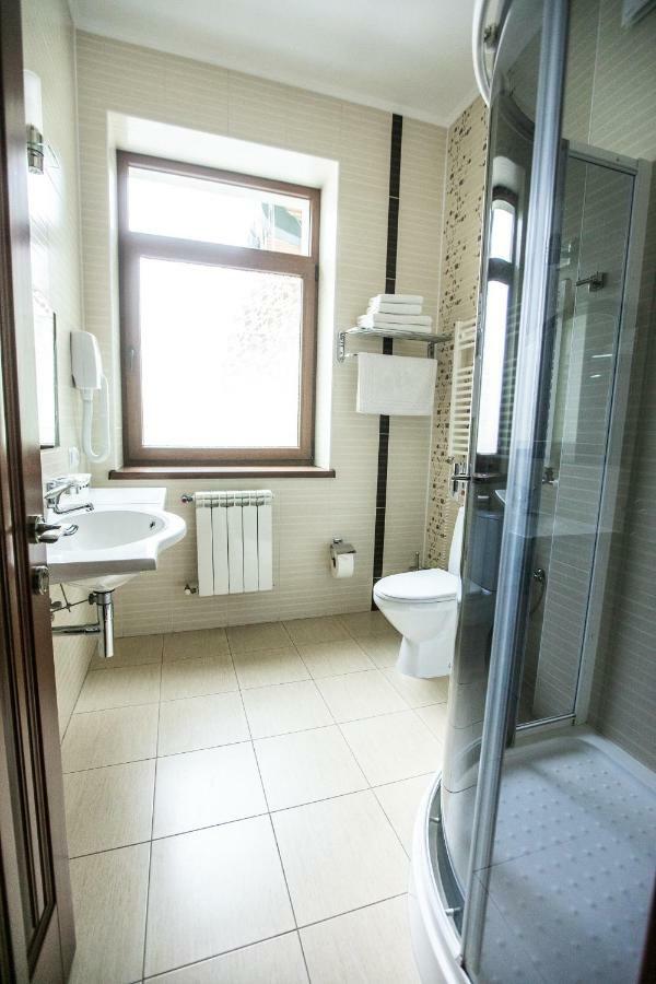 Karpaty Hotel Khust Ngoại thất bức ảnh