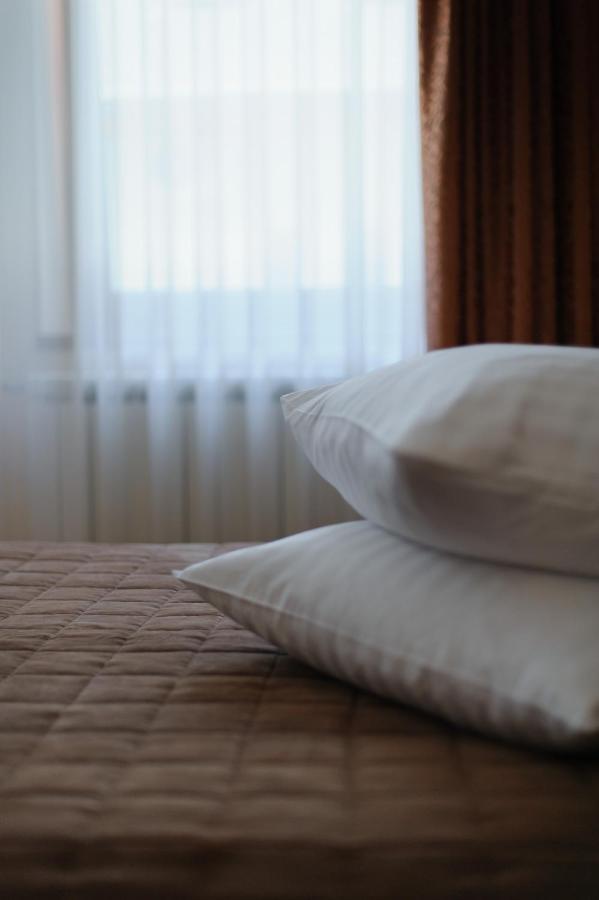 Karpaty Hotel Khust Ngoại thất bức ảnh